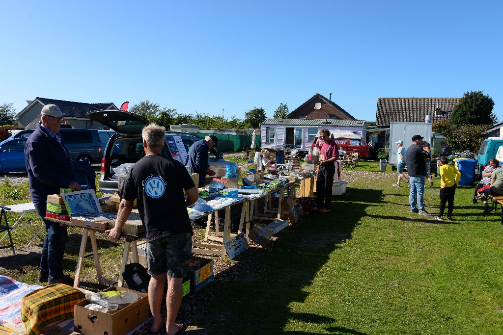 ../Images/Onderdelenmarkt op De Strandwal 006.jpg